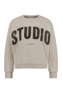 Studio Anneloes Puck logo sweater -