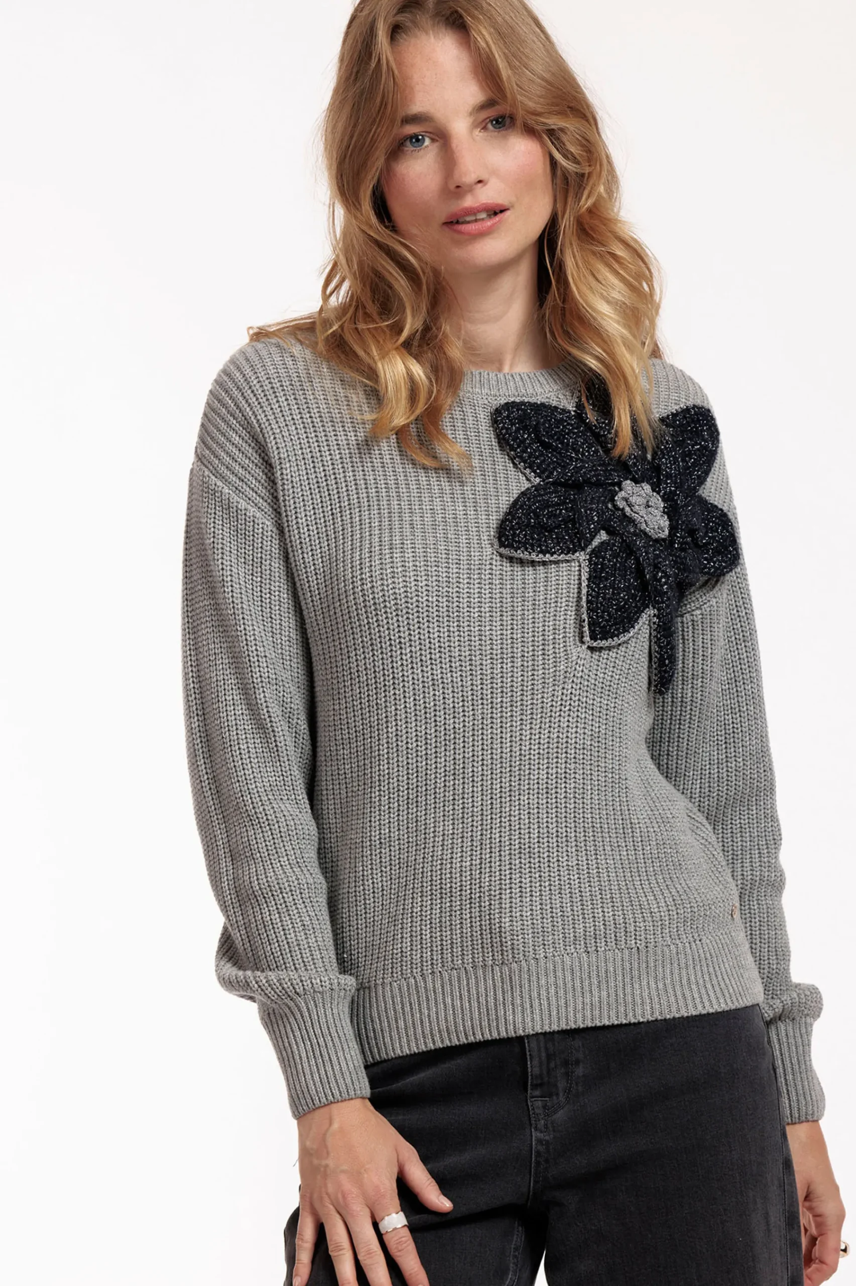 Studio Anneloes Valerie chunky flower pullover -